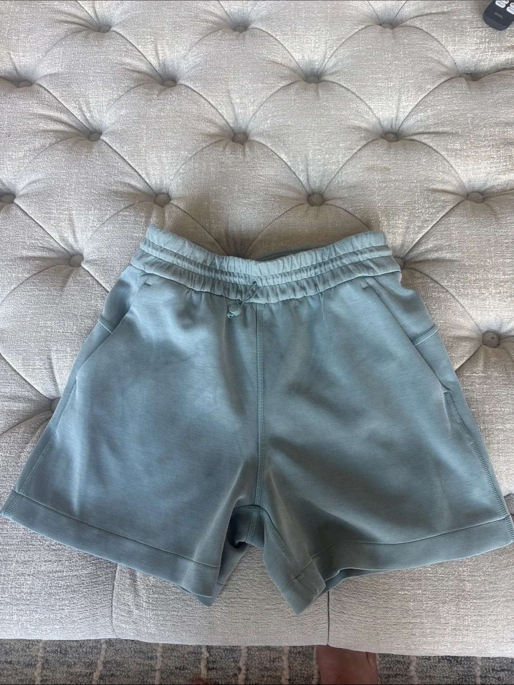 lululemon athletica everyday athletic